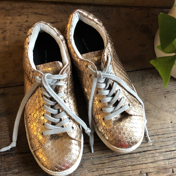 Steven Peyton Metallic Scale Sneaker 7 - Picture 1 of 7